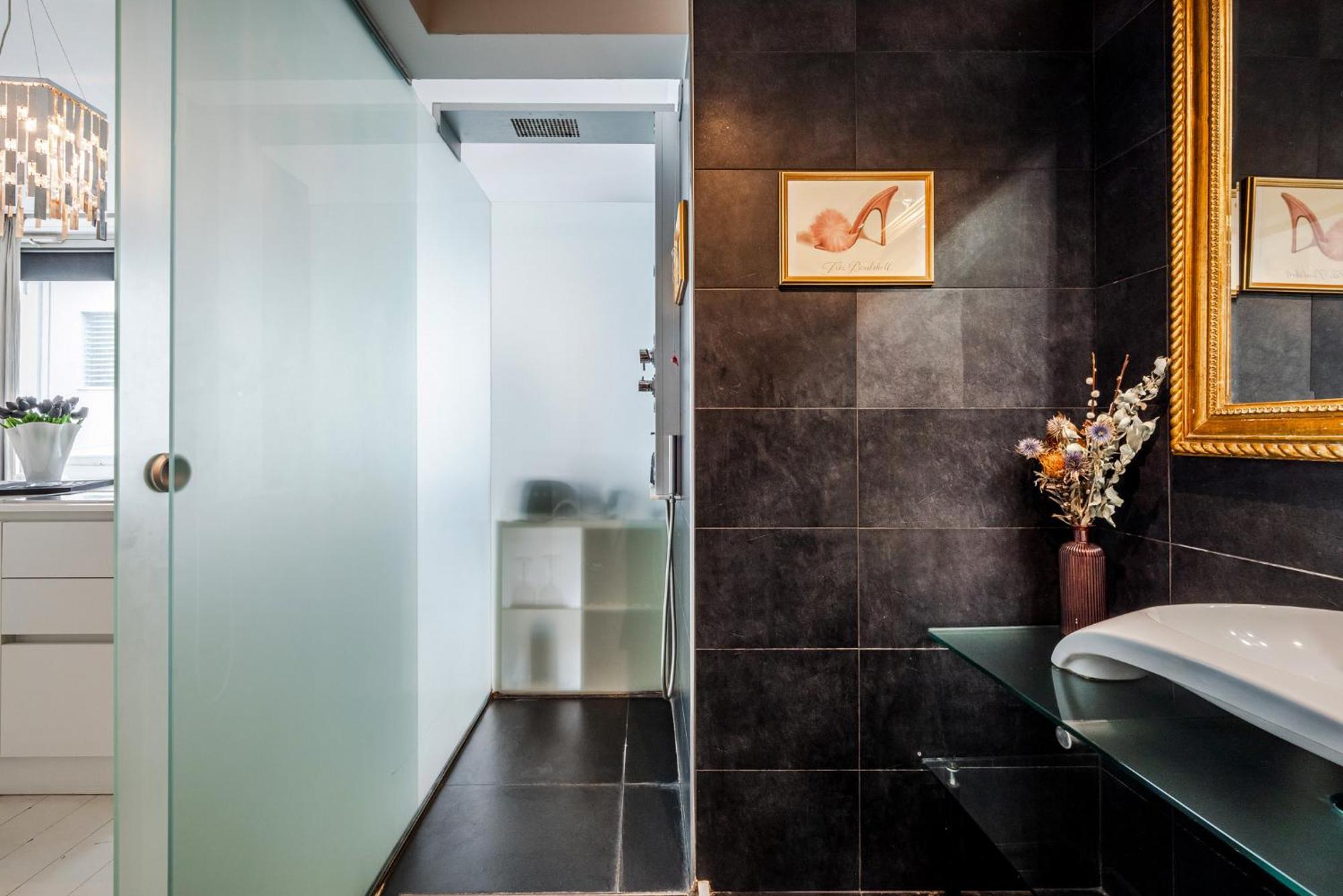 The Boutique Houses - Iconic Suite In Galleria Duomo With Private Parking Milano Exterior foto